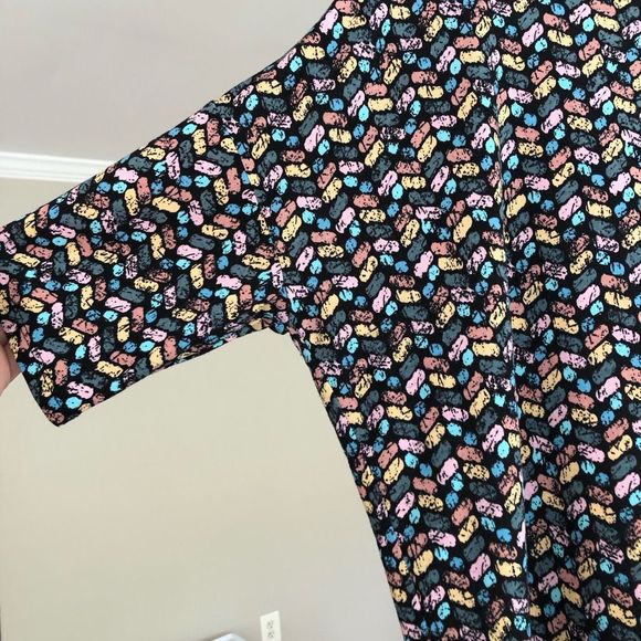 LuLaRoe NWOT Irma multicolor pattern tunic top sz L short sleeve pink mauve - Picture 3 of 6